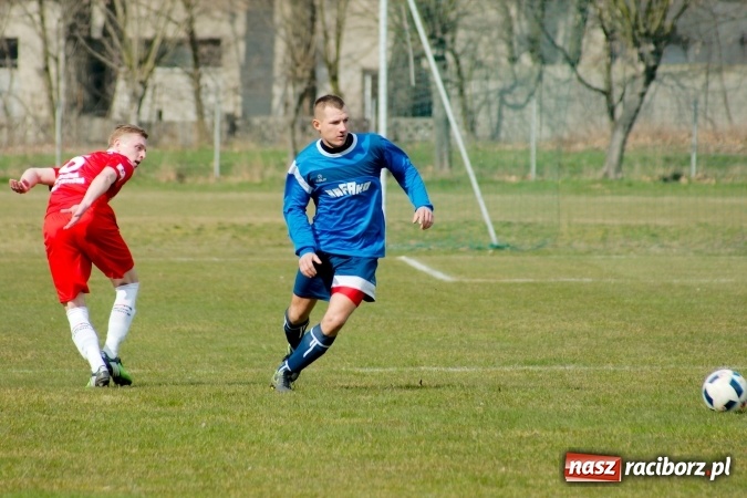 Zdjęcie w galerii na portalu naszraciborz.pl: Nie taki lider straszny jak go malują. Bez bramek przy Łąkowej wiadomości z regionu