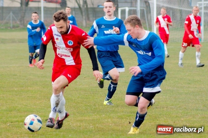 Zdjęcie w galerii na portalu naszraciborz.pl: Nie taki lider straszny jak go malują. Bez bramek przy Łąkowej wiadomości z regionu