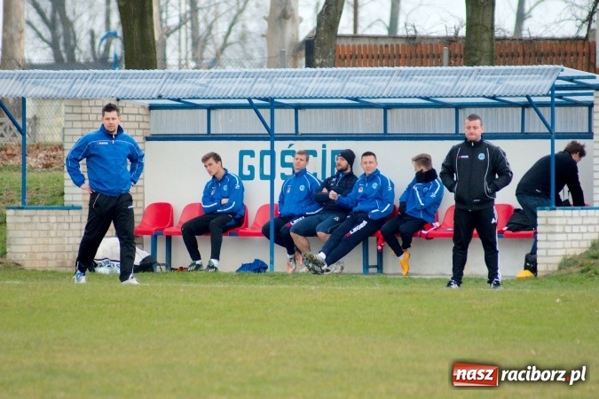 Zdjęcie w galerii na portalu naszraciborz.pl: Nie taki lider straszny jak go malują. Bez bramek przy Łąkowej wiadomości z regionu