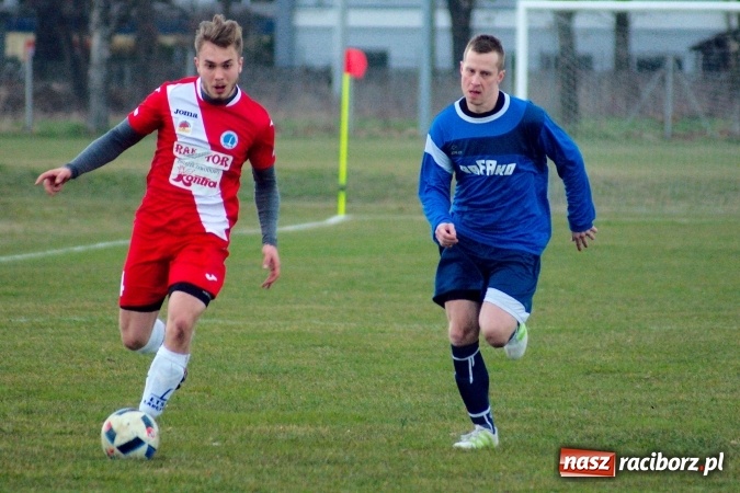 Zdjęcie w galerii na portalu naszraciborz.pl: Nie taki lider straszny jak go malują. Bez bramek przy Łąkowej wiadomości z regionu