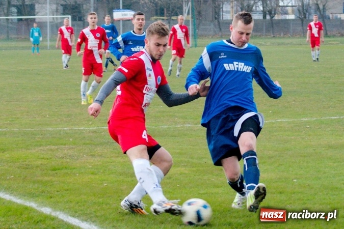 Zdjęcie w galerii na portalu naszraciborz.pl: Nie taki lider straszny jak go malują. Bez bramek przy Łąkowej wiadomości z regionu