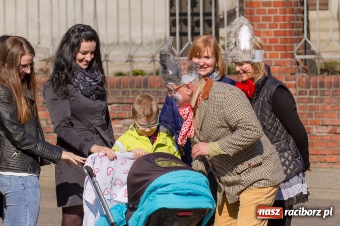 Zdjęcie w galerii na portalu naszraciborz.pl: Wielkanocne spotkanie w farskich ogrodach wiadomości z regionu