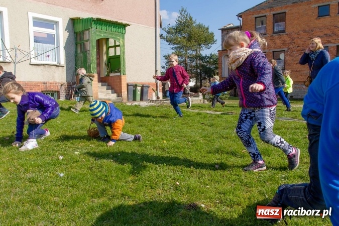 Zdjęcie w galerii na portalu naszraciborz.pl: Wielkanocne spotkanie w farskich ogrodach wiadomości z regionu