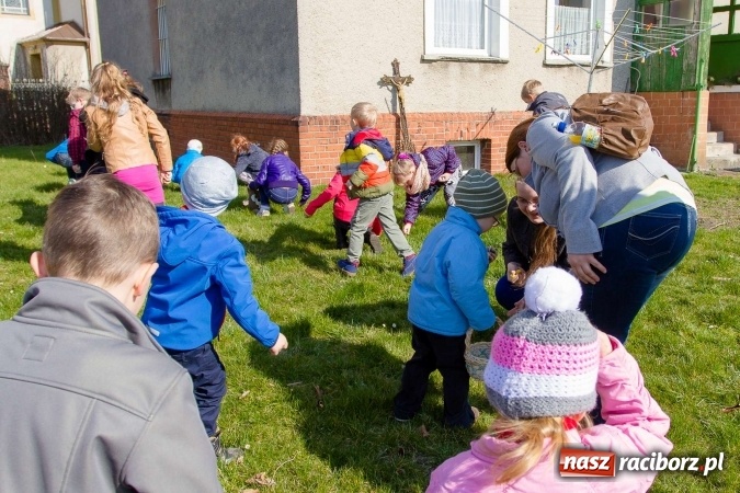 Zdjęcie w galerii na portalu naszraciborz.pl: Wielkanocne spotkanie w farskich ogrodach wiadomości z regionu