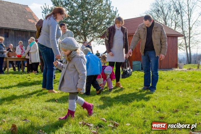 Zdjęcie w galerii na portalu naszraciborz.pl: Wielkanocne spotkanie w farskich ogrodach wiadomości z regionu
