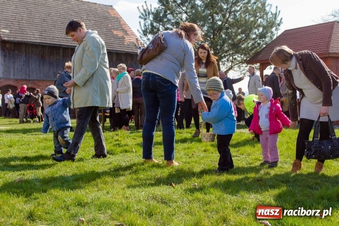 Zdjęcie w galerii na portalu naszraciborz.pl: Wielkanocne spotkanie w farskich ogrodach wiadomości z regionu