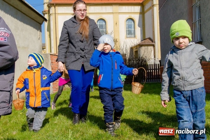 Zdjęcie w galerii na portalu naszraciborz.pl: Wielkanocne spotkanie w farskich ogrodach wiadomości z regionu