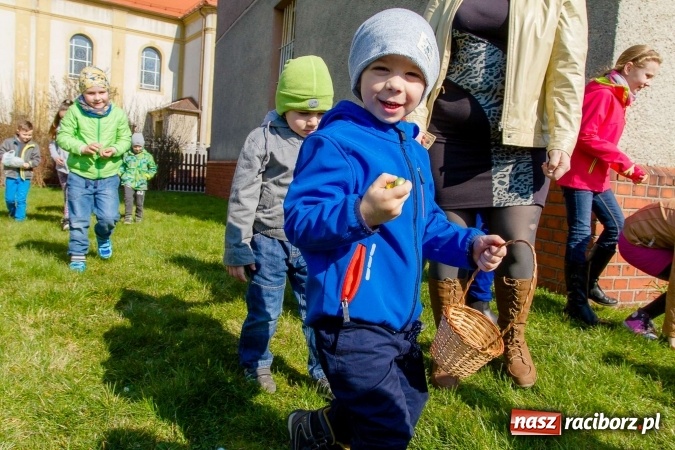 Zdjęcie w galerii na portalu naszraciborz.pl: Wielkanocne spotkanie w farskich ogrodach wiadomości z regionu