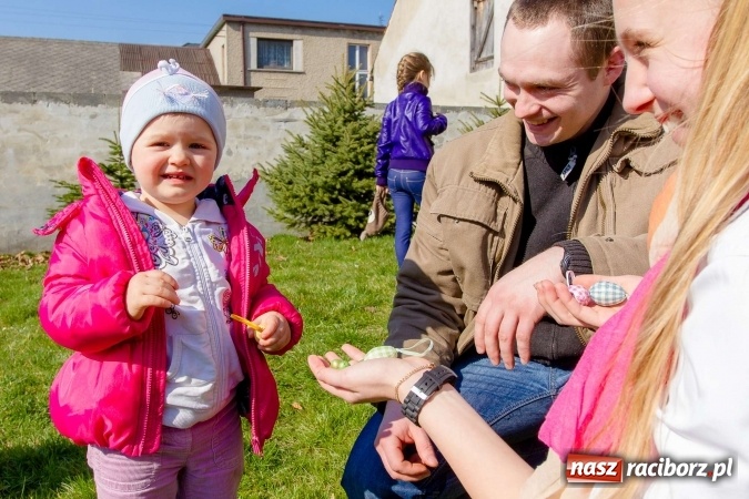 Zdjęcie w galerii na portalu naszraciborz.pl: Wielkanocne spotkanie w farskich ogrodach wiadomości z regionu