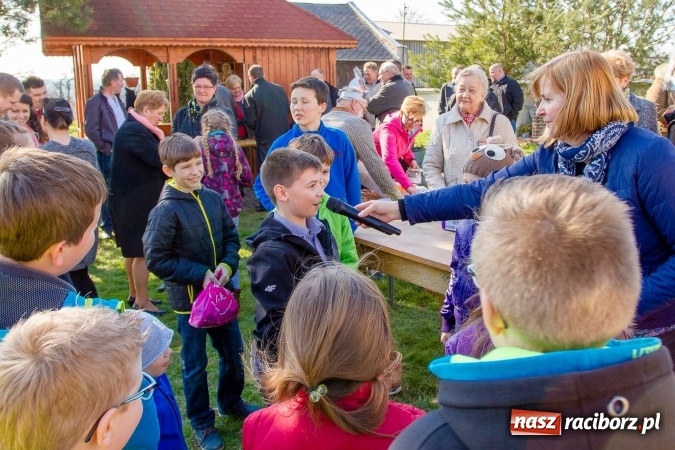 Zdjęcie w galerii na portalu naszraciborz.pl: Wielkanocne spotkanie w farskich ogrodach wiadomości z regionu