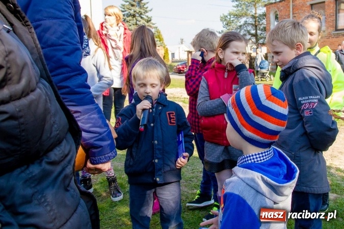 Zdjęcie w galerii na portalu naszraciborz.pl: Wielkanocne spotkanie w farskich ogrodach wiadomości z regionu