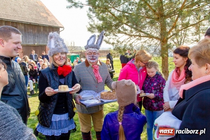 Zdjęcie w galerii na portalu naszraciborz.pl: Wielkanocne spotkanie w farskich ogrodach wiadomości z regionu
