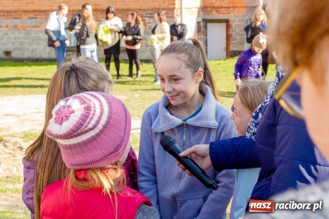 Zdjęcie w galerii na portalu naszraciborz.pl: Wielkanocne spotkanie w farskich ogrodach wiadomości z regionu