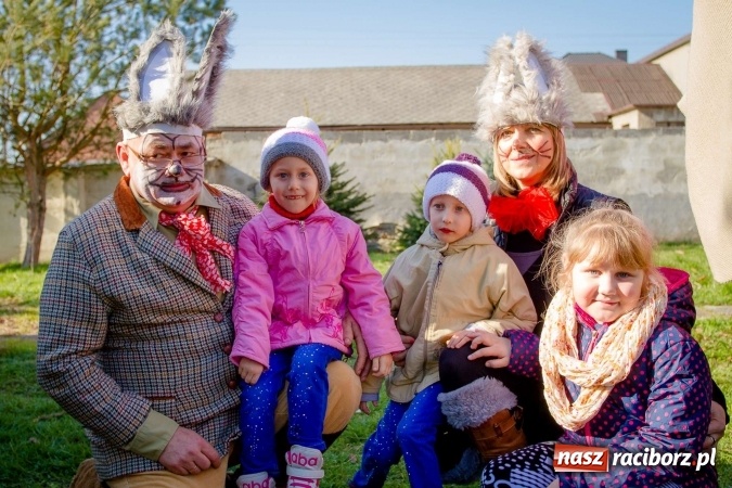 Zdjęcie w galerii na portalu naszraciborz.pl: Wielkanocne spotkanie w farskich ogrodach wiadomości z regionu
