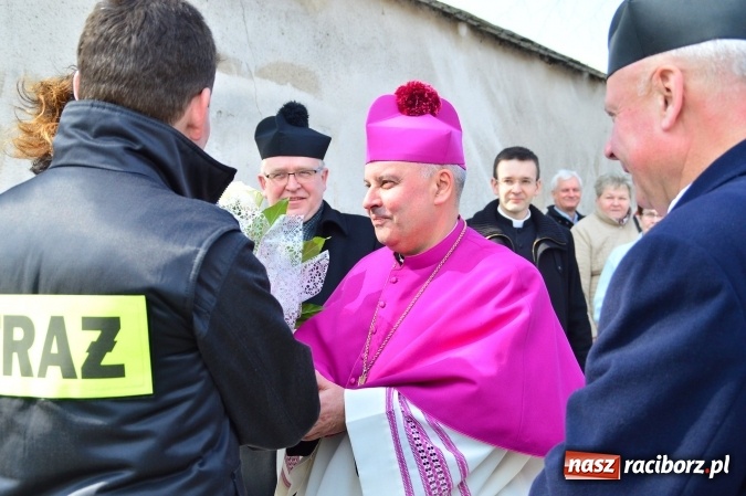 Zdjęcie w galerii na portalu naszraciborz.pl: Bieńkowicki wielkanocny obch&oacute;d p&oacute;l wiadomości z regionu
