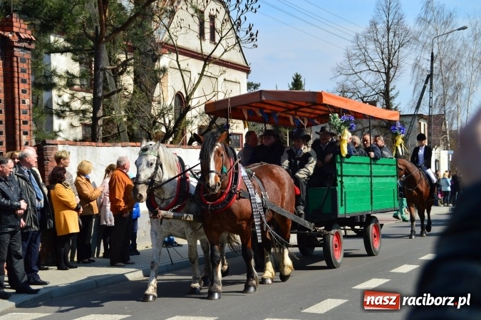 Zdjęcie w galerii na portalu naszraciborz.pl: Bieńkowicki wielkanocny obch&oacute;d p&oacute;l wiadomości z regionu