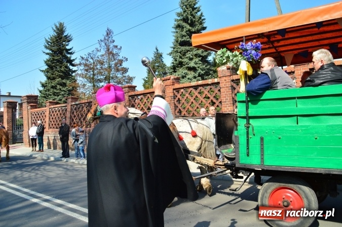 Zdjęcie w galerii na portalu naszraciborz.pl: Bieńkowicki wielkanocny obch&oacute;d p&oacute;l wiadomości z regionu