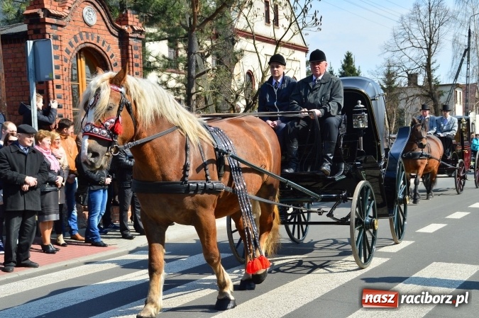Zdjęcie w galerii na portalu naszraciborz.pl: Bieńkowicki wielkanocny obch&oacute;d p&oacute;l wiadomości z regionu