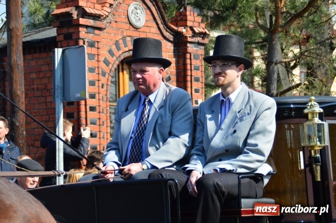 Zdjęcie w galerii na portalu naszraciborz.pl: Bieńkowicki wielkanocny obch&oacute;d p&oacute;l wiadomości z regionu