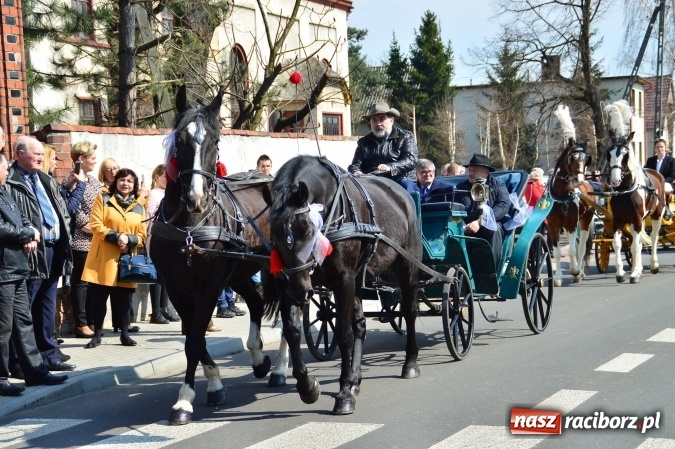 Zdjęcie w galerii na portalu naszraciborz.pl: Bieńkowicki wielkanocny obch&oacute;d p&oacute;l wiadomości z regionu