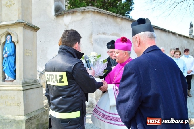 Zdjęcie w galerii na portalu naszraciborz.pl: Bieńkowicki wielkanocny obch&oacute;d p&oacute;l wiadomości z regionu