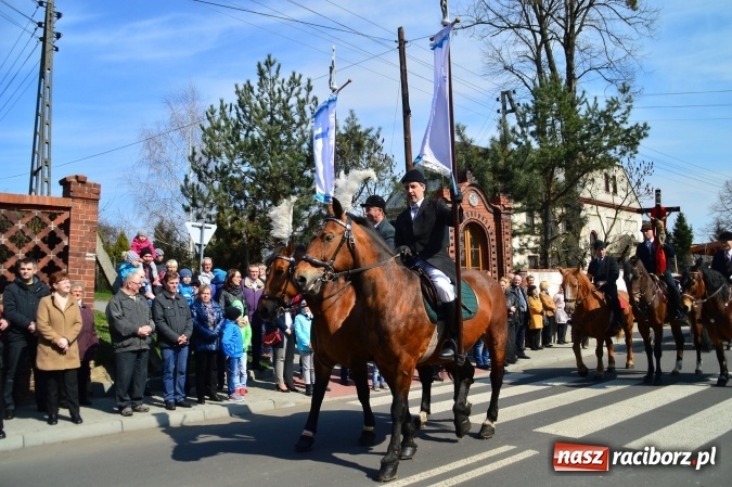 Zdjęcie w galerii na portalu naszraciborz.pl: Bieńkowicki wielkanocny obch&oacute;d p&oacute;l wiadomości z regionu