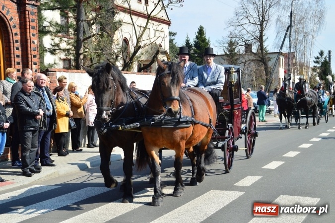 Zdjęcie w galerii na portalu naszraciborz.pl: Bieńkowicki wielkanocny obch&oacute;d p&oacute;l wiadomości z regionu