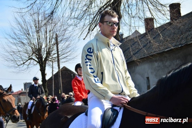 Zdjęcie w galerii na portalu naszraciborz.pl: Bieńkowicki wielkanocny obch&oacute;d p&oacute;l wiadomości z regionu