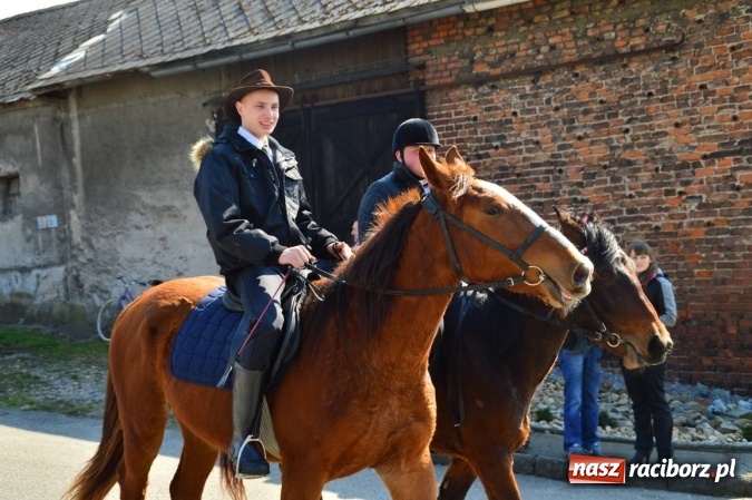 Zdjęcie w galerii na portalu naszraciborz.pl: Bieńkowicki wielkanocny obch&oacute;d p&oacute;l wiadomości z regionu