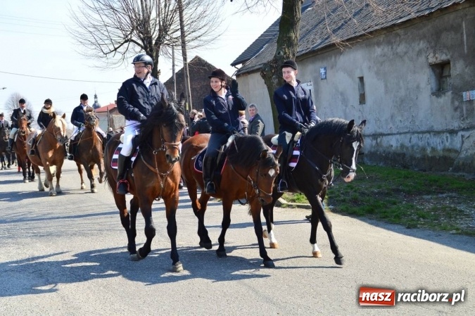 Zdjęcie w galerii na portalu naszraciborz.pl: Bieńkowicki wielkanocny obch&oacute;d p&oacute;l wiadomości z regionu