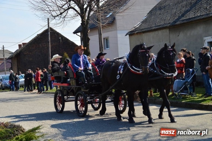 Zdjęcie w galerii na portalu naszraciborz.pl: Bieńkowicki wielkanocny obch&oacute;d p&oacute;l wiadomości z regionu