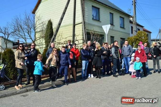 Zdjęcie w galerii na portalu naszraciborz.pl: Bieńkowicki wielkanocny obch&oacute;d p&oacute;l wiadomości z regionu
