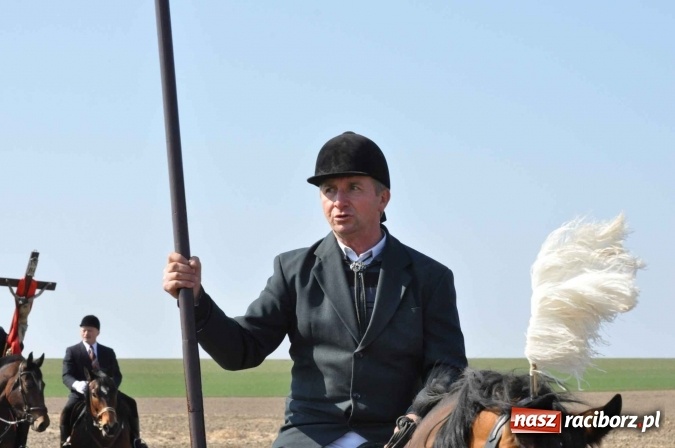 Zdjęcie w galerii na portalu naszraciborz.pl: Bieńkowicki wielkanocny obch&oacute;d p&oacute;l wiadomości z regionu