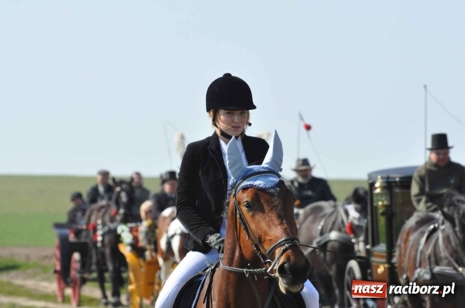 Zdjęcie w galerii na portalu naszraciborz.pl: Bieńkowicki wielkanocny obch&oacute;d p&oacute;l wiadomości z regionu