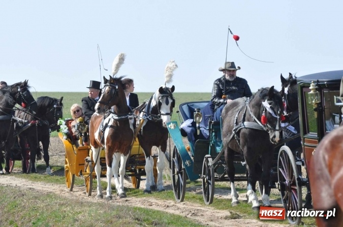 Zdjęcie w galerii na portalu naszraciborz.pl: Bieńkowicki wielkanocny obch&oacute;d p&oacute;l wiadomości z regionu