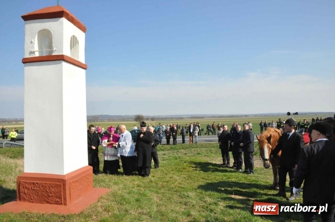 Zdjęcie w galerii na portalu naszraciborz.pl: Bieńkowicki wielkanocny obch&oacute;d p&oacute;l wiadomości z regionu
