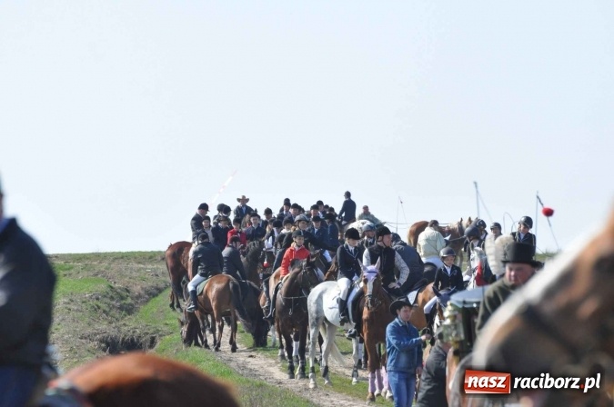 Zdjęcie w galerii na portalu naszraciborz.pl: Bieńkowicki wielkanocny obch&oacute;d p&oacute;l wiadomości z regionu