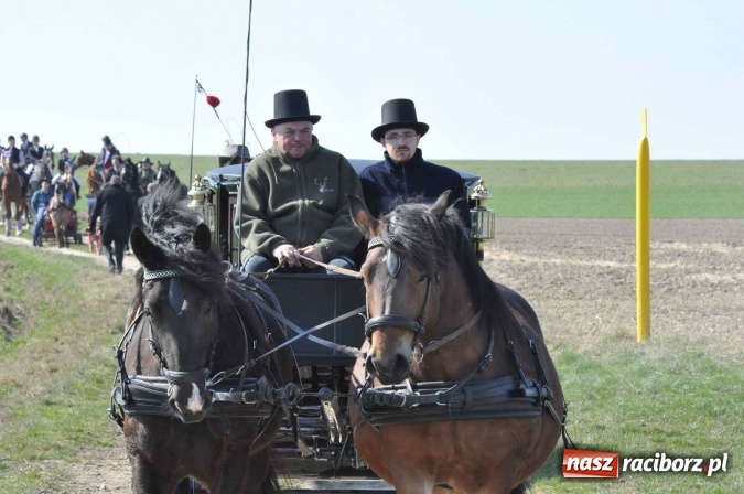 Zdjęcie w galerii na portalu naszraciborz.pl: Bieńkowicki wielkanocny obch&oacute;d p&oacute;l wiadomości z regionu