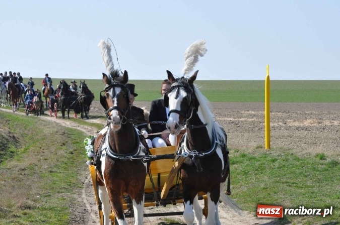 Zdjęcie w galerii na portalu naszraciborz.pl: Bieńkowicki wielkanocny obch&oacute;d p&oacute;l wiadomości z regionu