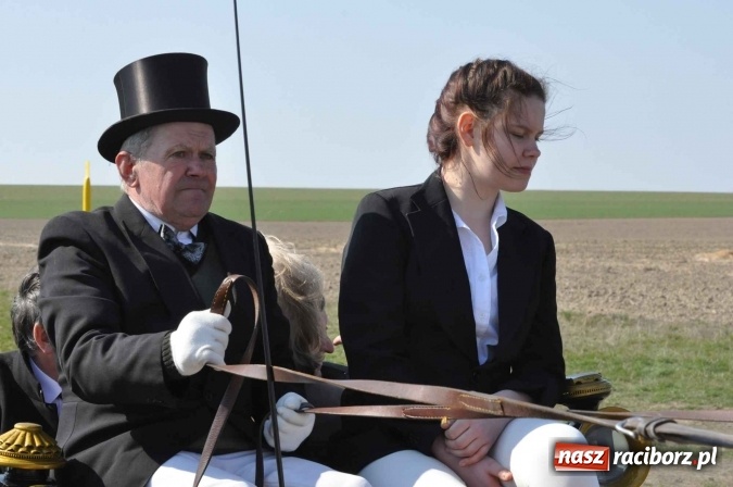 Zdjęcie w galerii na portalu naszraciborz.pl: Bieńkowicki wielkanocny obch&oacute;d p&oacute;l wiadomości z regionu