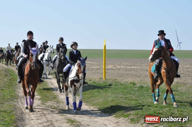 Zdjęcie w galerii na portalu naszraciborz.pl: Bieńkowicki wielkanocny obch&oacute;d p&oacute;l wiadomości z regionu