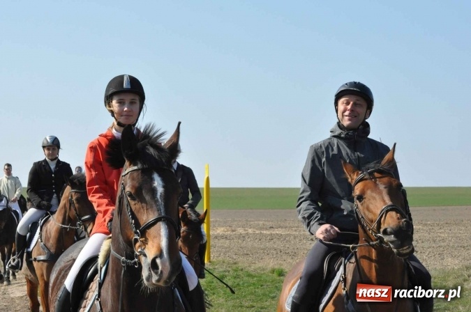 Zdjęcie w galerii na portalu naszraciborz.pl: Bieńkowicki wielkanocny obch&oacute;d p&oacute;l wiadomości z regionu