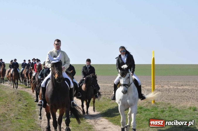 Zdjęcie w galerii na portalu naszraciborz.pl: Bieńkowicki wielkanocny obch&oacute;d p&oacute;l wiadomości z regionu