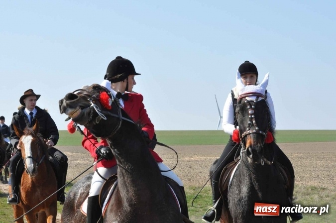 Zdjęcie w galerii na portalu naszraciborz.pl: Bieńkowicki wielkanocny obch&oacute;d p&oacute;l wiadomości z regionu