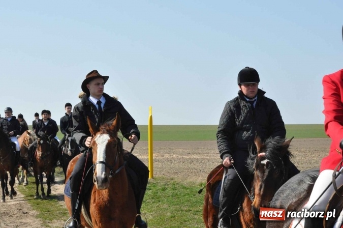 Zdjęcie w galerii na portalu naszraciborz.pl: Bieńkowicki wielkanocny obch&oacute;d p&oacute;l wiadomości z regionu
