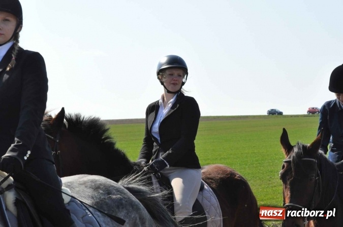 Zdjęcie w galerii na portalu naszraciborz.pl: Bieńkowicki wielkanocny obch&oacute;d p&oacute;l wiadomości z regionu