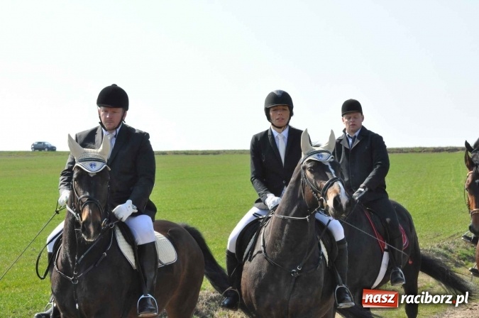 Zdjęcie w galerii na portalu naszraciborz.pl: Bieńkowicki wielkanocny obch&oacute;d p&oacute;l wiadomości z regionu