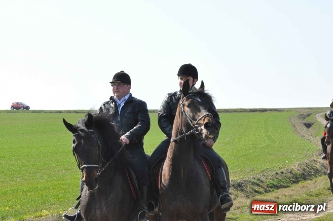 Zdjęcie w galerii na portalu naszraciborz.pl: Bieńkowicki wielkanocny obch&oacute;d p&oacute;l wiadomości z regionu