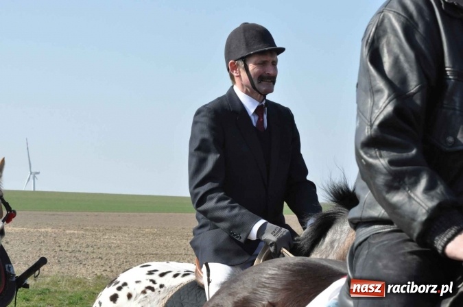 Zdjęcie w galerii na portalu naszraciborz.pl: Bieńkowicki wielkanocny obch&oacute;d p&oacute;l wiadomości z regionu