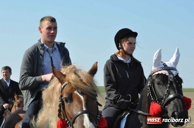 Zdjęcie w galerii na portalu naszraciborz.pl: Bieńkowicki wielkanocny obch&oacute;d p&oacute;l wiadomości z regionu